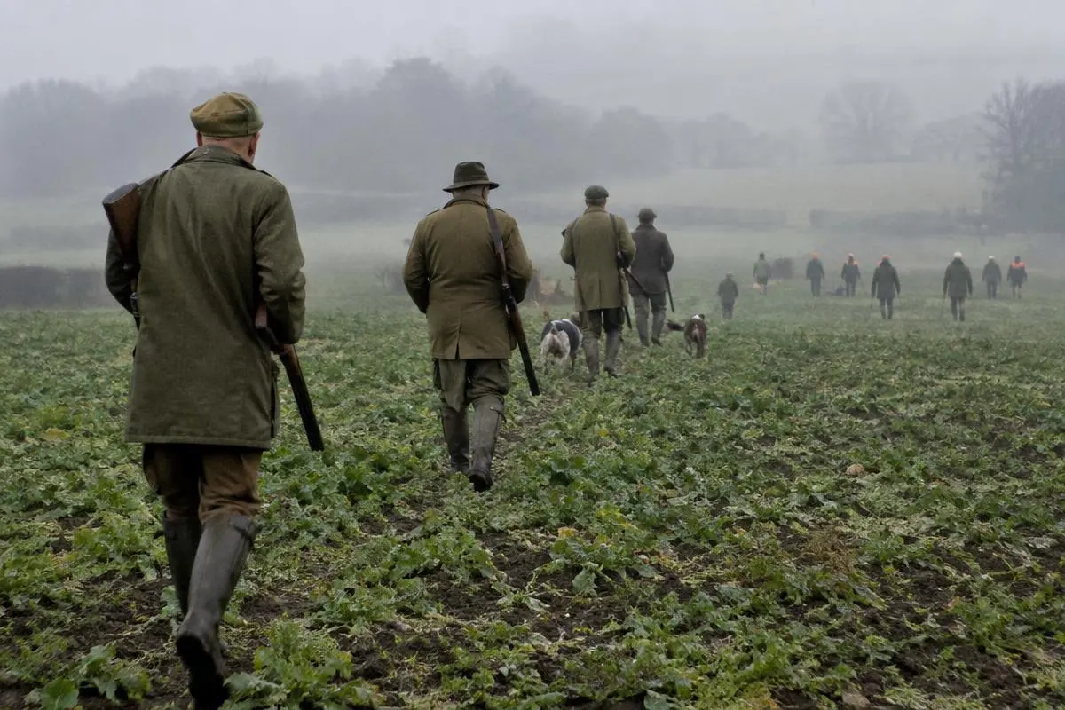 Tradition, carried properly — Hunting UK Tradition, carried properly